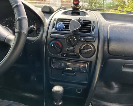 Зеленый Мицубиси Харизма, объемом двигателя 1.6 л и пробегом 399 тыс. км за 2300 $, фото 9 на Automoto.ua