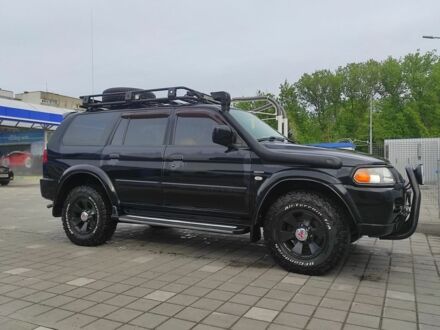 Черный Мицубиси Челенджер, объемом двигателя 3 л и пробегом 300 тыс. км за 9800 $, фото 1 на Automoto.ua