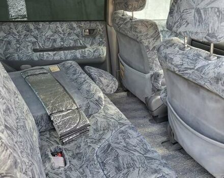 Мицубиси Шариот 2000 в Черноморске (Ильичевске) на Automoto.ua Серый Мицубиси Шариот, объемом двигателя 2.4 л и пробегом 311 тыс. км за 3000 $, фото 3 на Automoto.ua