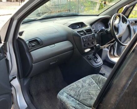 Мицубиси Шариот 2000 в Черноморске (Ильичевске) на Automoto.ua Серый Мицубиси Шариот, объемом двигателя 2.4 л и пробегом 311 тыс. км за 3000 $, фото 2 на Automoto.ua