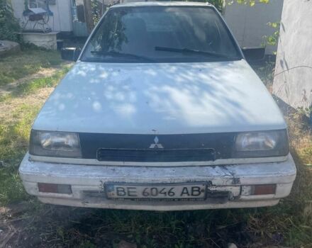 Белый Мицубиси Кольт, объемом двигателя 1.6 л и пробегом 200 тыс. км за 20000 $, фото 1 на Automoto.ua