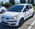 Белый Мицубиси Кольт, объемом двигателя 1.33 л и пробегом 295 тыс. км за 4240 $, фото 1 на Automoto.ua