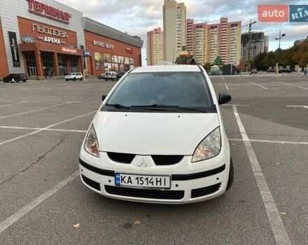 Белый Мицубиси Кольт, объемом двигателя 1.3 л и пробегом 110 тыс. км за 4700 $, фото 3 на Automoto.ua