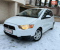 Белый Мицубиси Кольт, объемом двигателя 1.3 л и пробегом 120 тыс. км за 5550 $, фото 1 на Automoto.ua
