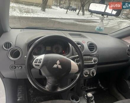 Белый Мицубиси Кольт, объемом двигателя 1.33 л и пробегом 280 тыс. км за 3600 $, фото 10 на Automoto.ua