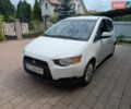 Белый Мицубиси Кольт, объемом двигателя 1.33 л и пробегом 220 тыс. км за 6000 $, фото 1 на Automoto.ua