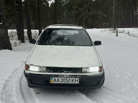 Білий Міцубісі Кольт, об'ємом двигуна 1.3 л та пробігом 300 тис. км за 750 $, фото 1 на Automoto.ua