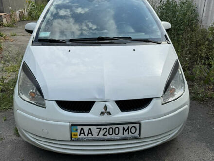 Белый Мицубиси Кольт, объемом двигателя 1.3 л и пробегом 168 тыс. км за 3900 $, фото 1 на Automoto.ua
