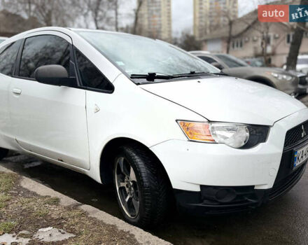 Белый Мицубиси Кольт, объемом двигателя 1.1 л и пробегом 150 тыс. км за 4500 $, фото 1 на Automoto.ua