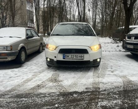 Белый Мицубиси Кольт, объемом двигателя 1.3 л и пробегом 280 тыс. км за 3600 $, фото 1 на Automoto.ua