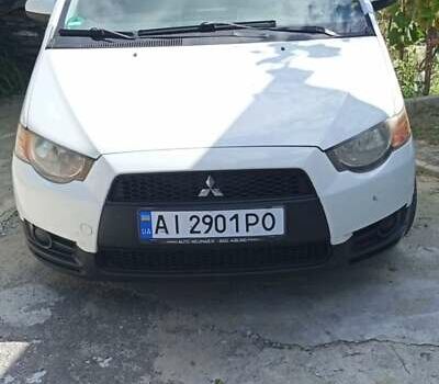 Белый Мицубиси Кольт, объемом двигателя 1.33 л и пробегом 350 тыс. км за 5500 $, фото 1 на Automoto.ua
