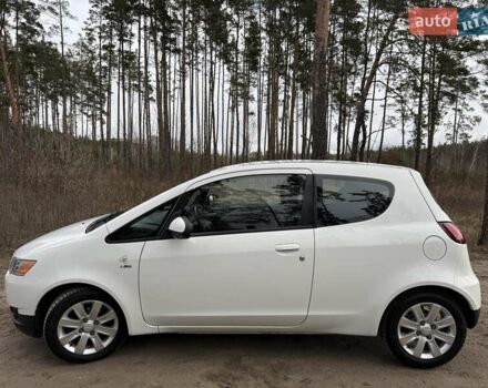 Белый Мицубиси Кольт, объемом двигателя 1.12 л и пробегом 203 тыс. км за 4900 $, фото 1 на Automoto.ua