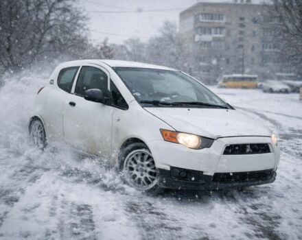 Белый Мицубиси Кольт, объемом двигателя 1.1 л и пробегом 205 тыс. км за 4200 $, фото 1 на Automoto.ua