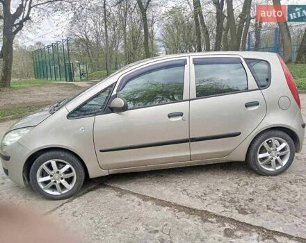 Бежевый Мицубиси Кольт, объемом двигателя 1.33 л и пробегом 280 тыс. км за 3900 $, фото 5 на Automoto.ua