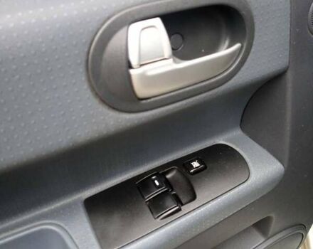 Бежевый Мицубиси Кольт, объемом двигателя 1.33 л и пробегом 280 тыс. км за 3900 $, фото 1 на Automoto.ua