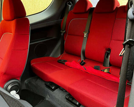 Міцубісі Кольт 2005 у Самборе на Automoto.ua Чорний Міцубісі Кольт, об'ємом двигуна 1.3 л та пробігом 188 тис. км за 3800 $, фото 5 на Automoto.ua