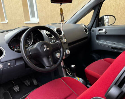 Міцубісі Кольт 2005 у Самборе на Automoto.ua Чорний Міцубісі Кольт, об'ємом двигуна 1.3 л та пробігом 188 тис. км за 3800 $, фото 3 на Automoto.ua