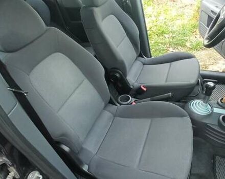 Міцубісі Кольт 2005 у Житомирі на Automoto.ua Чорний Міцубісі Кольт, об'ємом двигуна 1.33 л та пробігом 156 тис. км за 3598 $, фото 4 на Automoto.ua