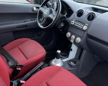 Черный Мицубиси Кольт, объемом двигателя 1.3 л и пробегом 134 тыс. км за 3600 $, фото 6 на Automoto.ua