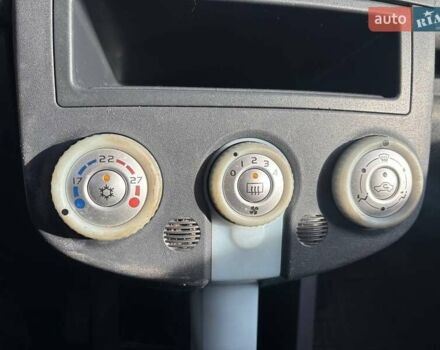 Чорний Міцубісі Кольт, об'ємом двигуна 1.3 л та пробігом 178 тис. км за 3500 $, фото 10 на Automoto.ua