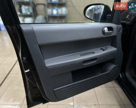 Черный Мицубиси Кольт, объемом двигателя 1.33 л и пробегом 223 тыс. км за 3750 $, фото 8 на Automoto.ua