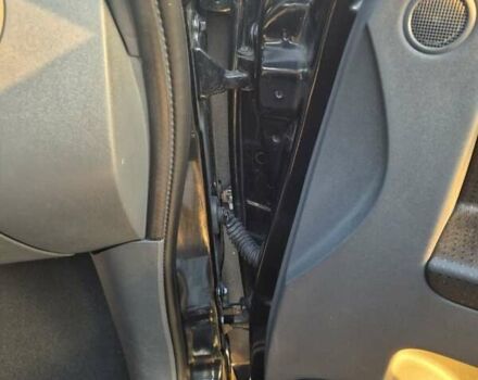 Чорний Міцубісі Кольт, об'ємом двигуна 1.33 л та пробігом 184 тис. км за 5000 $, фото 7 на Automoto.ua