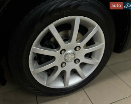 Черный Мицубиси Кольт, объемом двигателя 1.33 л и пробегом 223 тыс. км за 3750 $, фото 9 на Automoto.ua