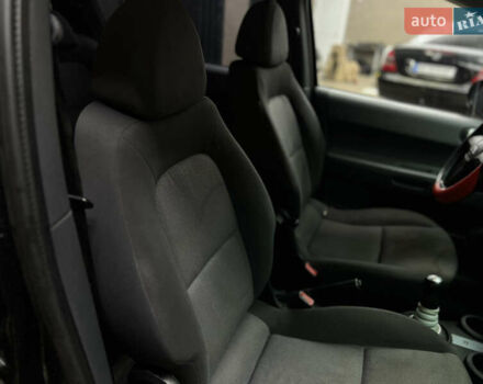 Черный Мицубиси Кольт, объемом двигателя 1.33 л и пробегом 223 тыс. км за 3750 $, фото 5 на Automoto.ua