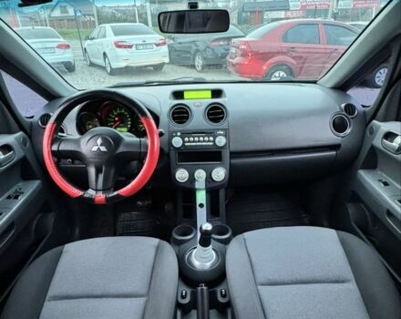 Черный Мицубиси Кольт, объемом двигателя 1.3 л и пробегом 154 тыс. км за 4700 $, фото 13 на Automoto.ua