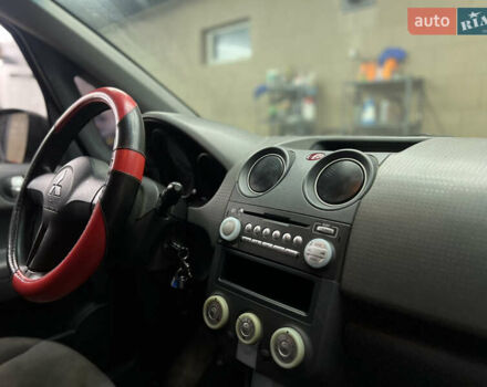 Черный Мицубиси Кольт, объемом двигателя 1.33 л и пробегом 223 тыс. км за 3750 $, фото 4 на Automoto.ua