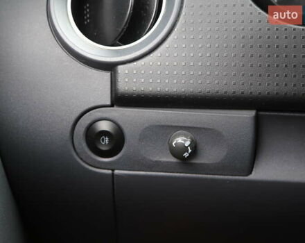 Черный Мицубиси Кольт, объемом двигателя 1.33 л и пробегом 201 тыс. км за 4300 $, фото 20 на Automoto.ua