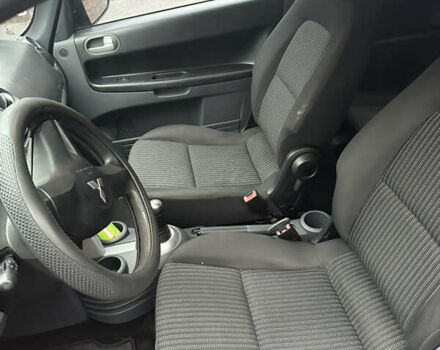 Чорний Міцубісі Кольт, об'ємом двигуна 1.32 л та пробігом 181 тис. км за 4400 $, фото 8 на Automoto.ua