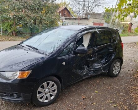 Черный Мицубиси Кольт, объемом двигателя 1.3 л и пробегом 200 тыс. км за 1100 $, фото 3 на Automoto.ua