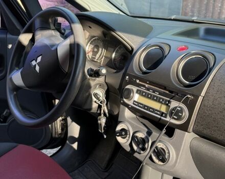 Черный Мицубиси Кольт, объемом двигателя 1.3 л и пробегом 110 тыс. км за 5900 $, фото 7 на Automoto.ua