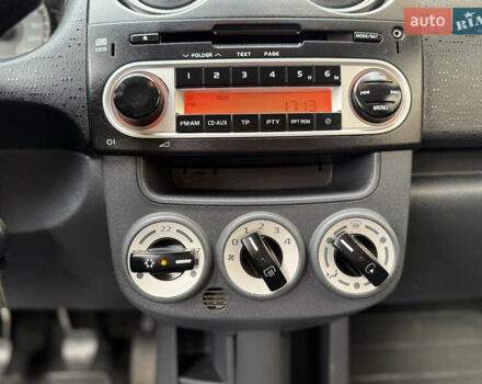 Черный Мицубиси Кольт, объемом двигателя 1.3 л и пробегом 173 тыс. км за 5800 $, фото 12 на Automoto.ua