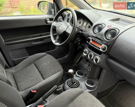 Черный Мицубиси Кольт, объемом двигателя 1.3 л и пробегом 173 тыс. км за 5800 $, фото 18 на Automoto.ua