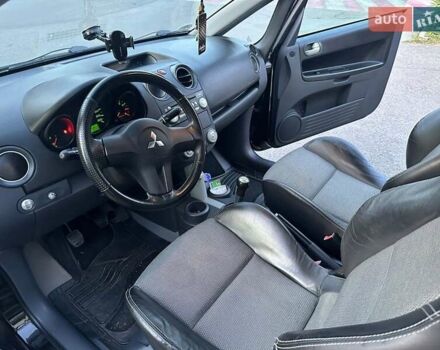 Черный Мицубиси Кольт, объемом двигателя 1.5 л и пробегом 205 тыс. км за 4900 $, фото 1 на Automoto.ua