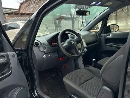 Міцубісі Кольт 2005 у Харкові на Automoto.ua Чорний Міцубісі Кольт, об'ємом двигуна 1.3 л та пробігом 0 тис. км за 3650 $, фото 1 на Automoto.ua