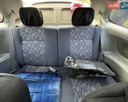 Красный Мицубиси Кольт, объемом двигателя 1.3 л и пробегом 210 тыс. км за 2500 $, фото 7 на Automoto.ua