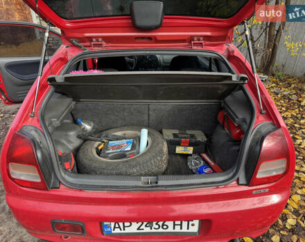 Красный Мицубиси Кольт, объемом двигателя 1.3 л и пробегом 210 тыс. км за 2500 $, фото 6 на Automoto.ua