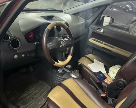 Красный Мицубиси Кольт, объемом двигателя 1.3 л и пробегом 300 тыс. км за 4000 $, фото 2 на Automoto.ua