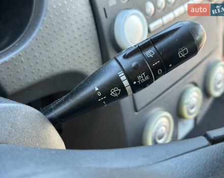 Красный Мицубиси Кольт, объемом двигателя 1.33 л и пробегом 205 тыс. км за 3500 $, фото 35 на Automoto.ua