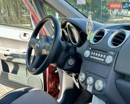 Красный Мицубиси Кольт, объемом двигателя 1.33 л и пробегом 205 тыс. км за 3500 $, фото 22 на Automoto.ua