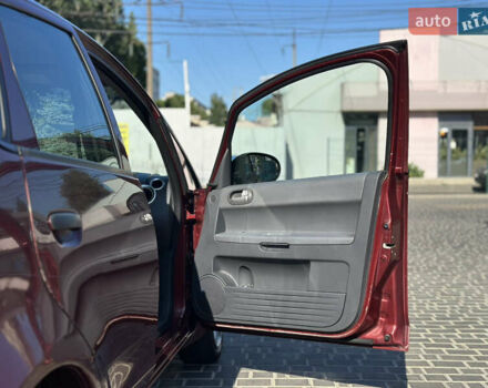 Красный Мицубиси Кольт, объемом двигателя 1.33 л и пробегом 205 тыс. км за 3500 $, фото 18 на Automoto.ua