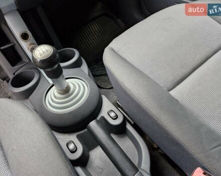 Красный Мицубиси Кольт, объемом двигателя 1.33 л и пробегом 241 тыс. км за 2850 $, фото 13 на Automoto.ua