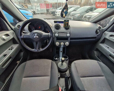 Красный Мицубиси Кольт, объемом двигателя 1.3 л и пробегом 184 тыс. км за 3940 $, фото 11 на Automoto.ua