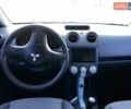 Красный Мицубиси Кольт, объемом двигателя 1.33 л и пробегом 350 тыс. км за 4200 $, фото 5 на Automoto.ua