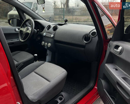 Красный Мицубиси Кольт, объемом двигателя 1.3 л и пробегом 155 тыс. км за 4489 $, фото 7 на Automoto.ua