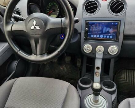 Красный Мицубиси Кольт, объемом двигателя 1.33 л и пробегом 241 тыс. км за 2850 $, фото 12 на Automoto.ua