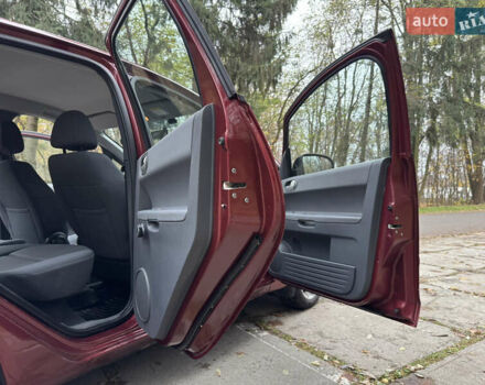 Червоний Міцубісі Кольт, об'ємом двигуна 1.33 л та пробігом 156 тис. км за 3800 $, фото 18 на Automoto.ua